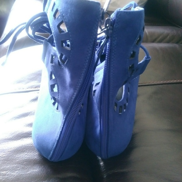 Shoes - Picture 3 of 3